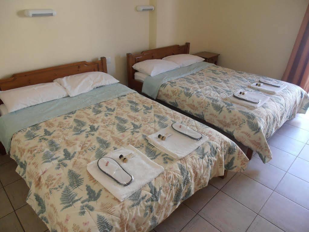 Oscar Hotel Paralía Buitenkant foto